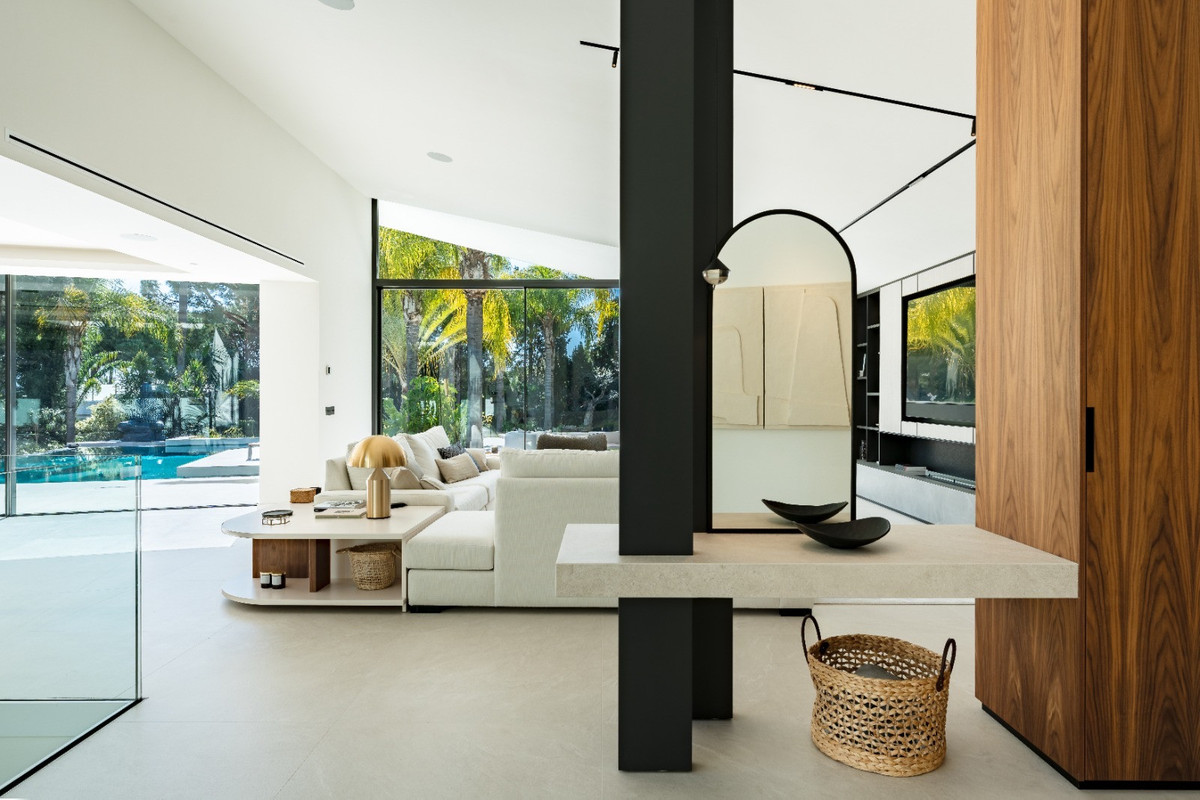 63d9a67e58719ce777b24a98595bead8 - 21