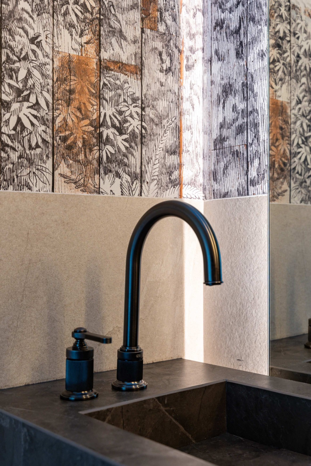 63d9a67e58719ce777b24a98595bead8 - 31