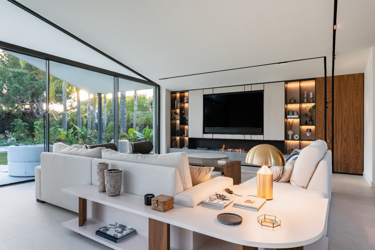 63d9a67e58719ce777b24a98595bead8 - 32