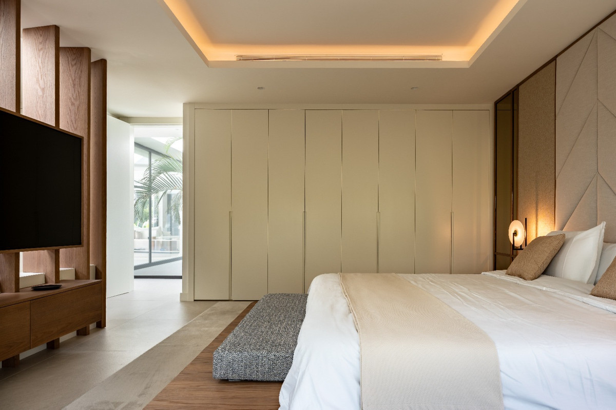 63d9a67e58719ce777b24a98595bead8 - 38