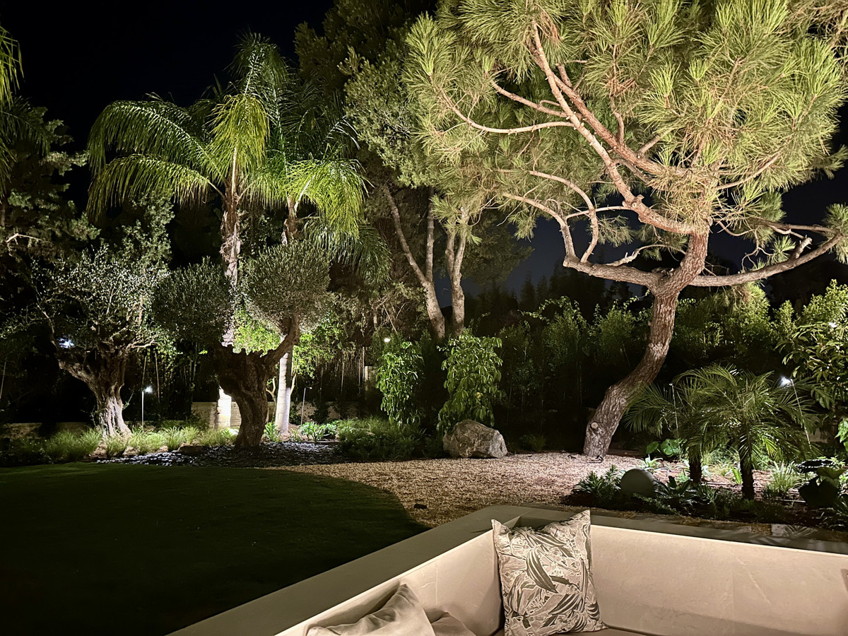 63d9a67e58719ce777b24a98595bead8 - 39