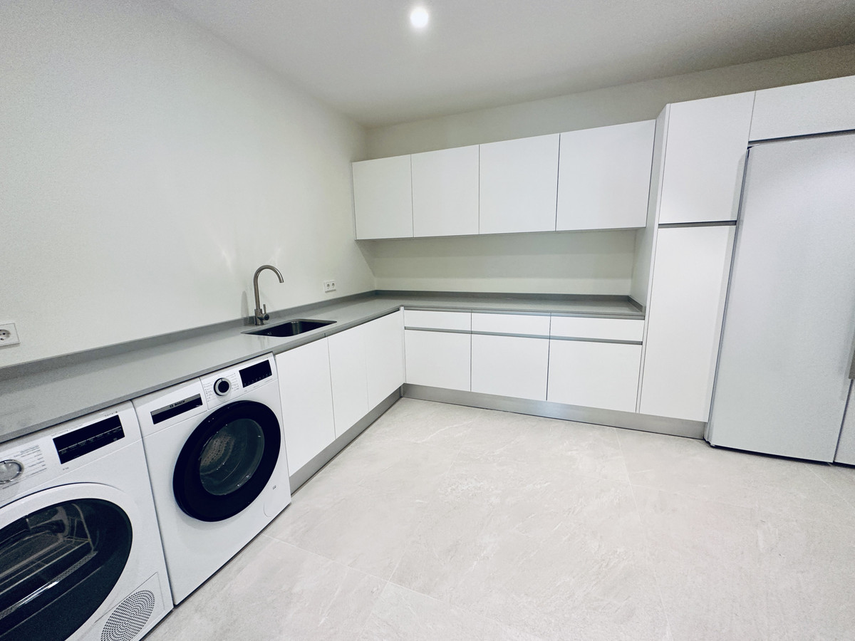 63d9a67e58719ce777b24a98595bead8 - 51