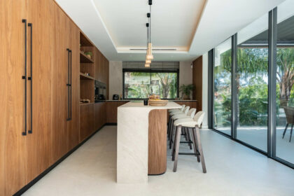 63d9a67e58719ce777b24a98595bead8 - 8