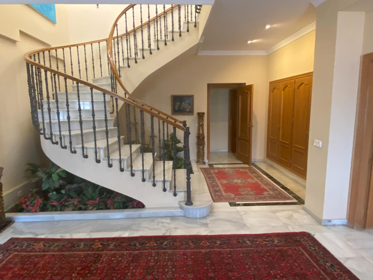 6469bbacc52eec6db90c60ea04fb333c - 12