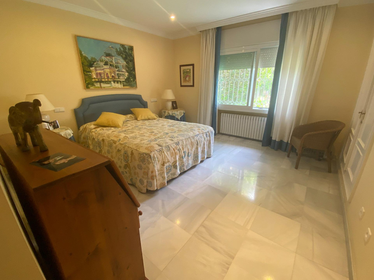 6469bbacc52eec6db90c60ea04fb333c - 23