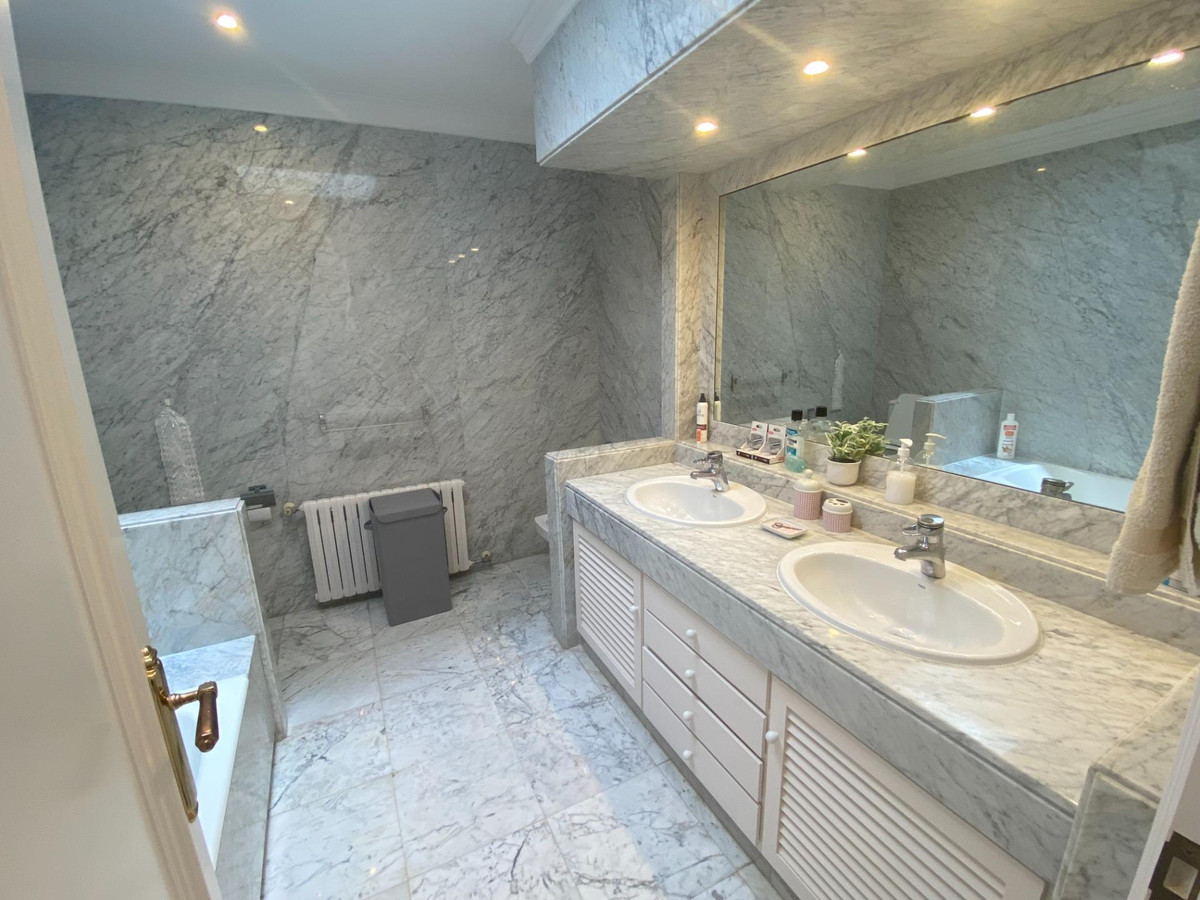 6469bbacc52eec6db90c60ea04fb333c - 42