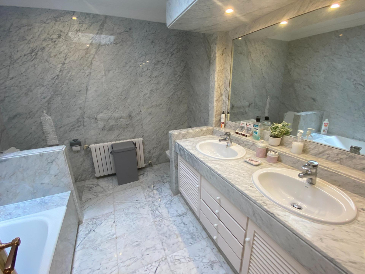 6469bbacc52eec6db90c60ea04fb333c - 43