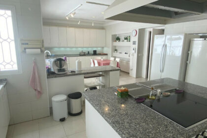 6469bbacc52eec6db90c60ea04fb333c - 46