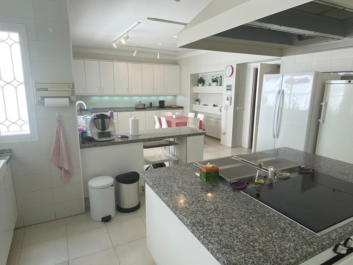 6469bbacc52eec6db90c60ea04fb333c - 46