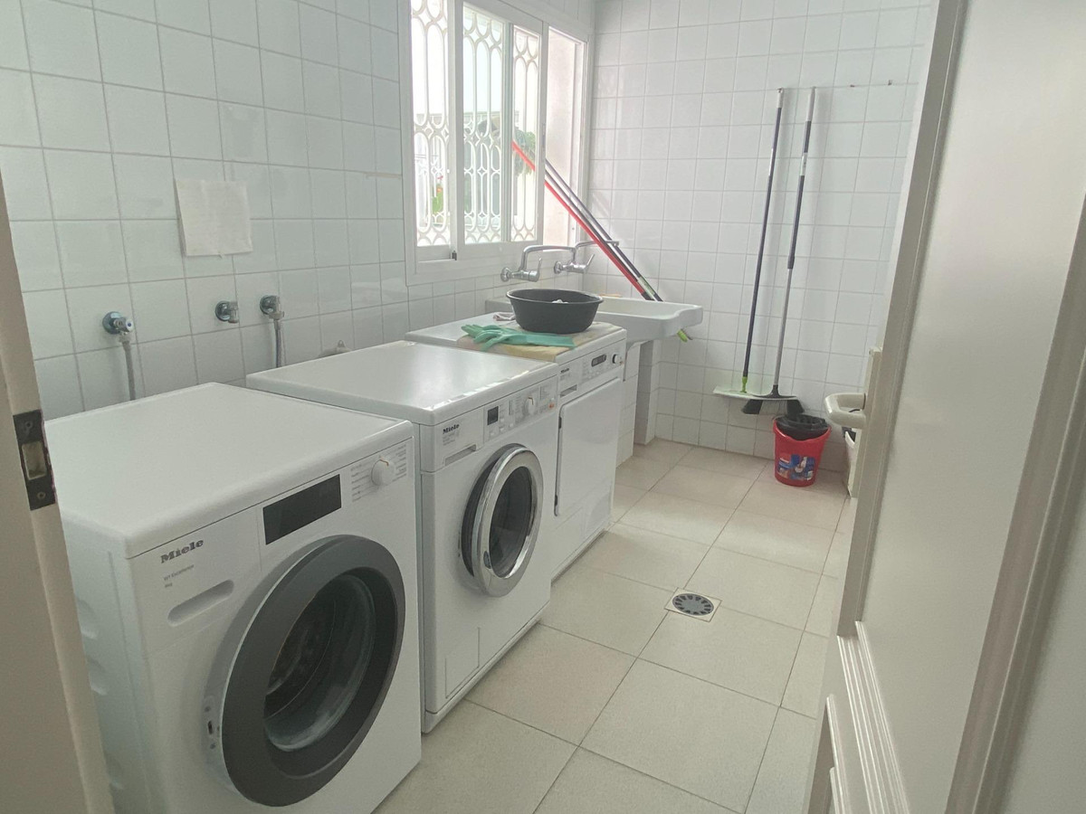 6469bbacc52eec6db90c60ea04fb333c - 47