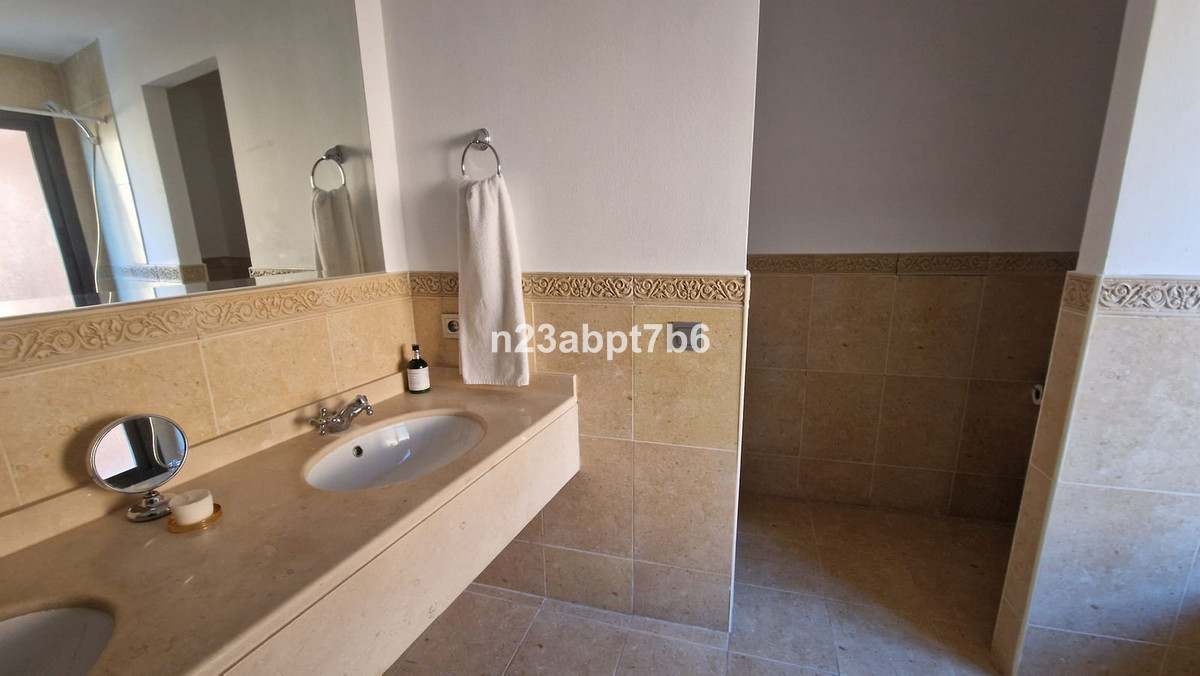 66be72b13ef24b9624747362411a2d1e - 12