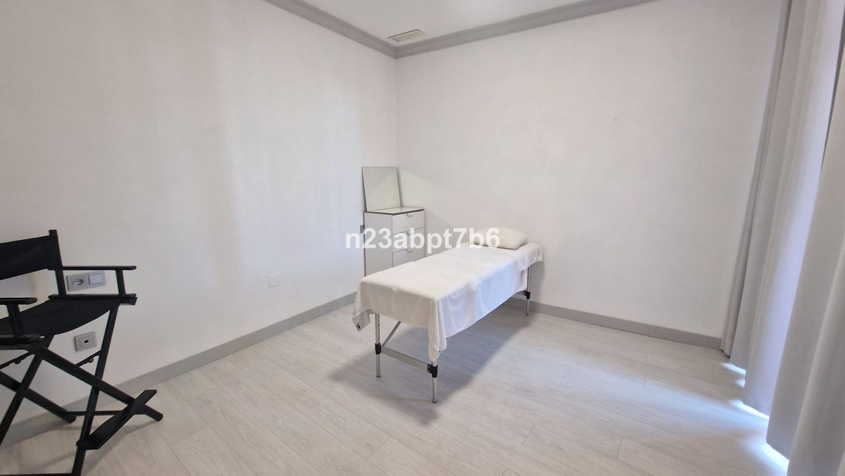 66be72b13ef24b9624747362411a2d1e - 13