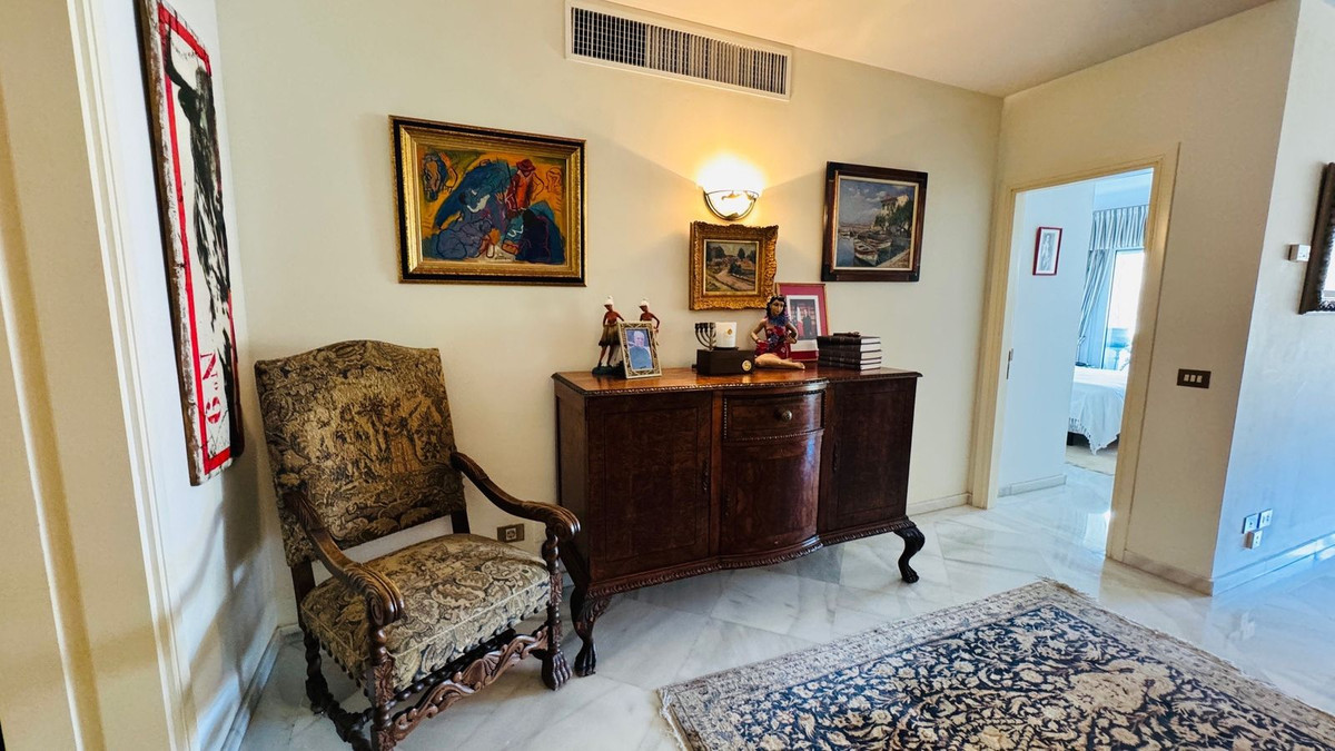 6959c1ec08de8fcc9703c5a43275a284 - 12