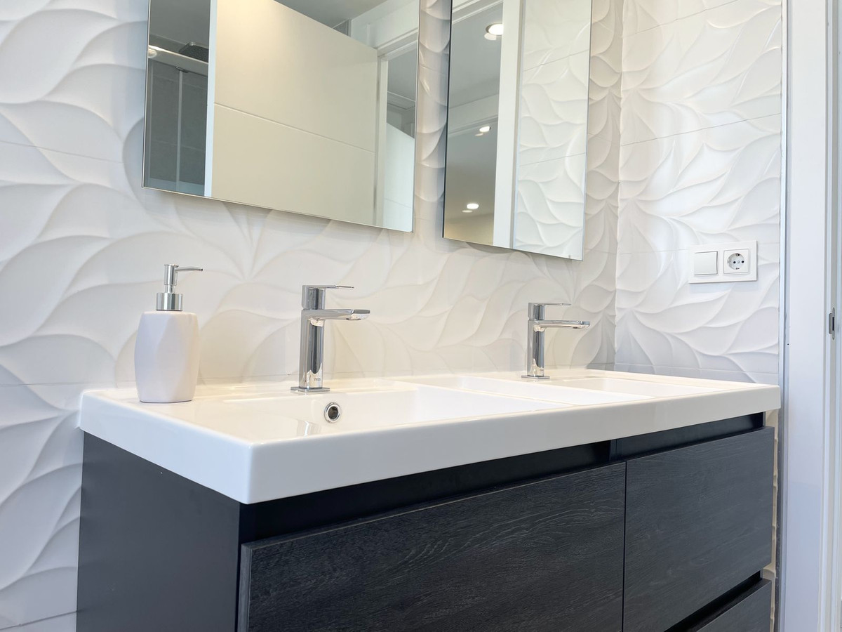 6b264a4a44ffd33917f1b1749cb83ebf - 24