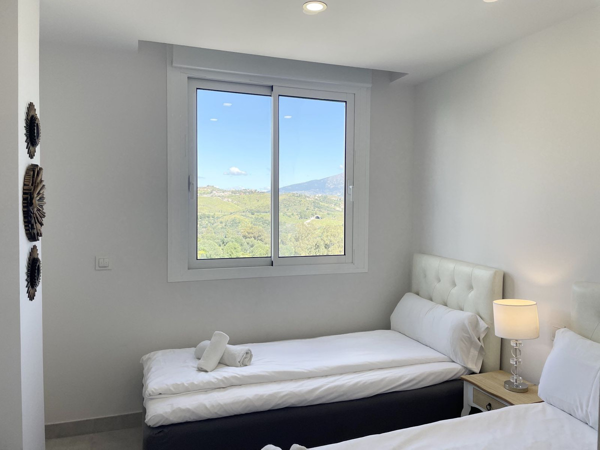 6b264a4a44ffd33917f1b1749cb83ebf - 31