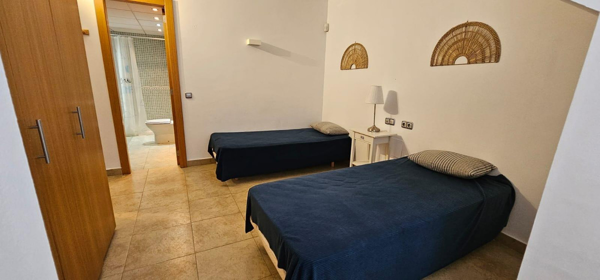 747de4a2eb1c1f4bb7b0632aa3813f5e - 16