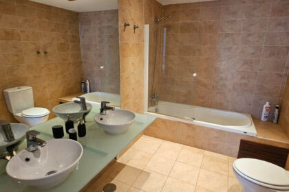 747de4a2eb1c1f4bb7b0632aa3813f5e - 18