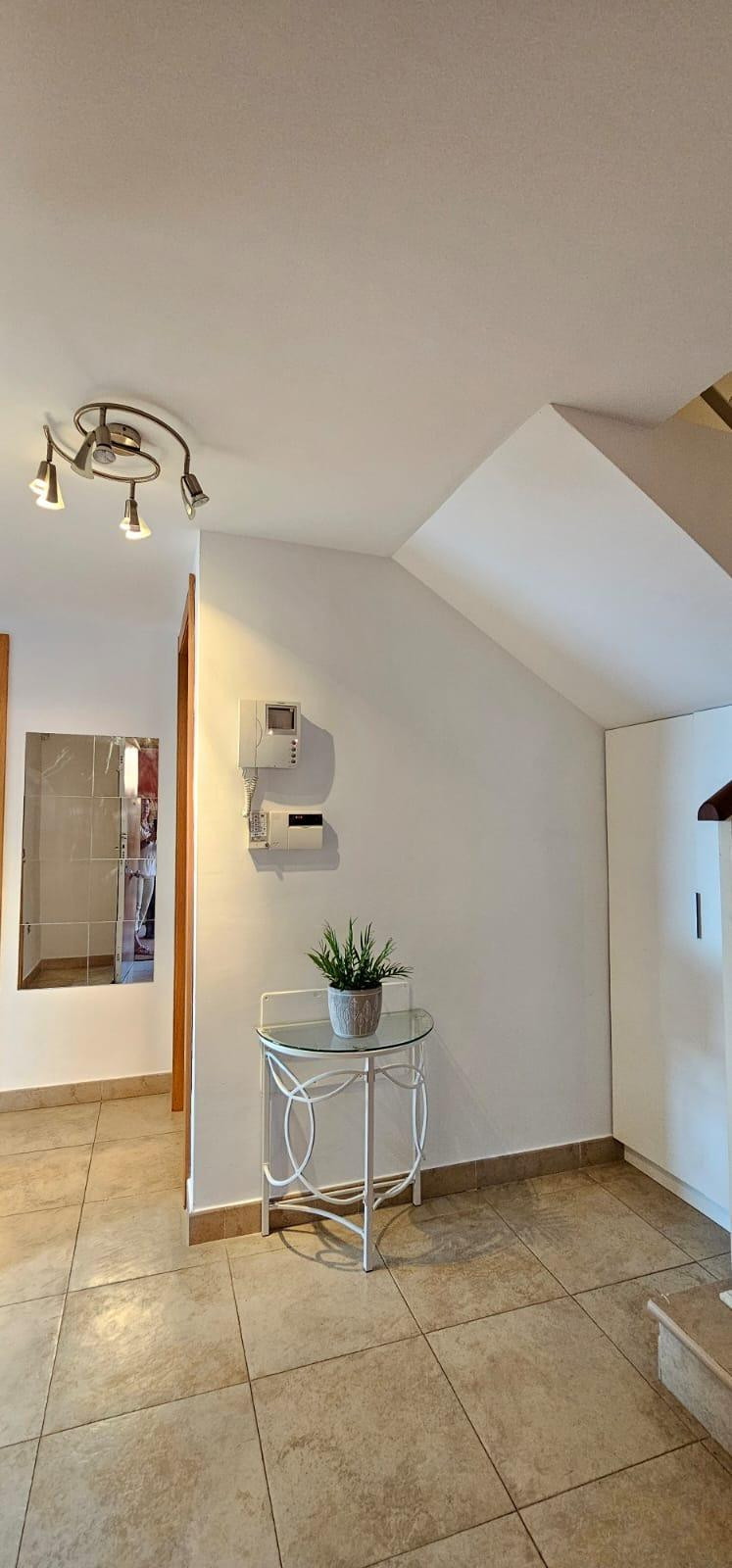 747de4a2eb1c1f4bb7b0632aa3813f5e - 23