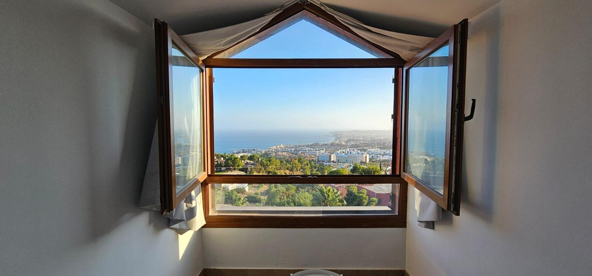 747de4a2eb1c1f4bb7b0632aa3813f5e - 24