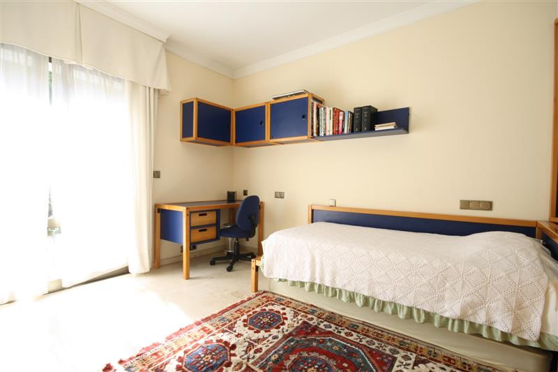 74e19be56056f42761e9c40d37b9105c - 19