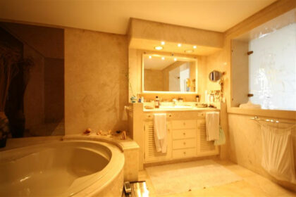 74e19be56056f42761e9c40d37b9105c - 20