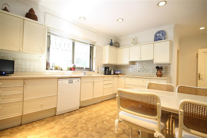 74e19be56056f42761e9c40d37b9105c - 22