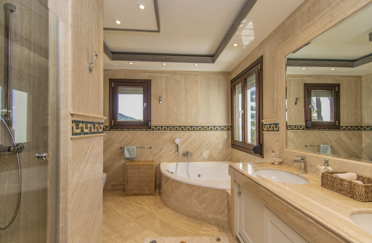 76088d77b8d261719e4f20ebf778fad5 - 10