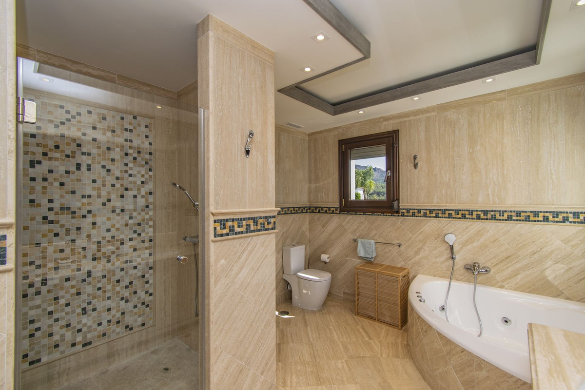 76088d77b8d261719e4f20ebf778fad5 - 12