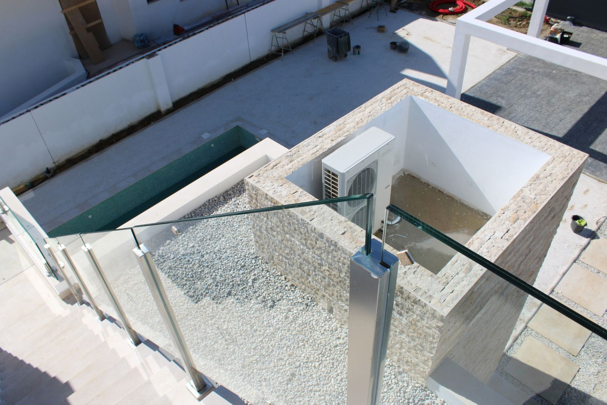 7a5273d22bb231df51031af71d597de4 - 8