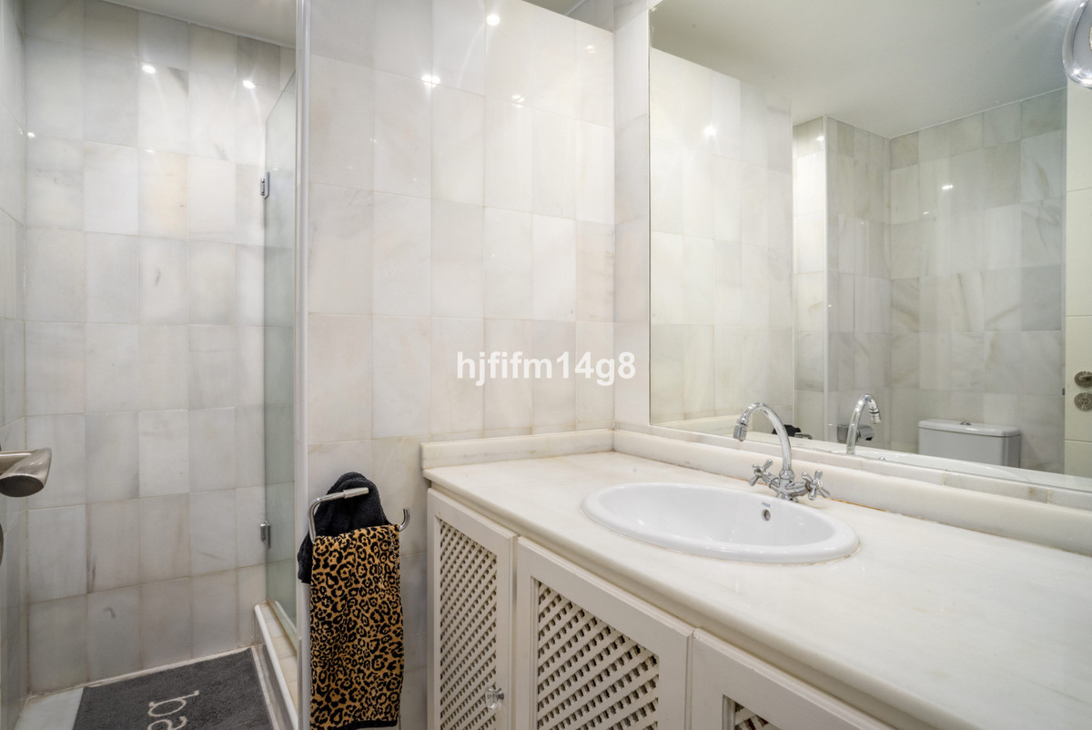 841337a7c7653952e7fe7f07f8cf2f2f - 11