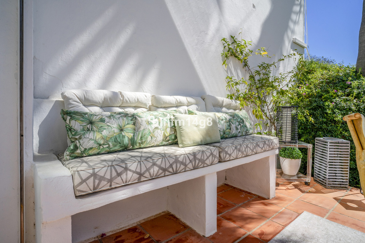 841337a7c7653952e7fe7f07f8cf2f2f - 15