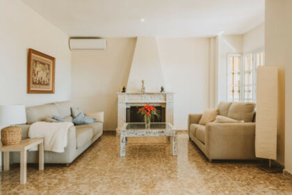 8551fd26e7cb94aaef7af0eb62567a4a - 1