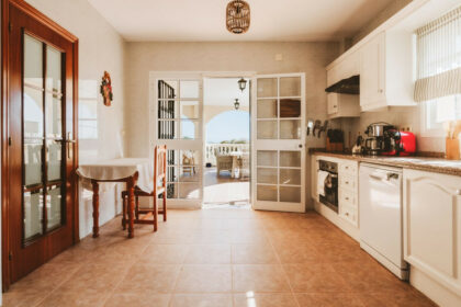 8551fd26e7cb94aaef7af0eb62567a4a - 12