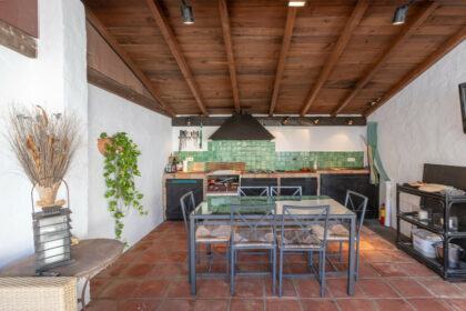 85cdc0e7b1ef6c5bc5bd786523027687 - 12