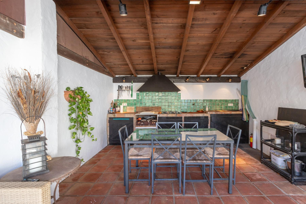 85cdc0e7b1ef6c5bc5bd786523027687 - 12