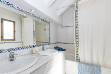 85cdc0e7b1ef6c5bc5bd786523027687 - 26