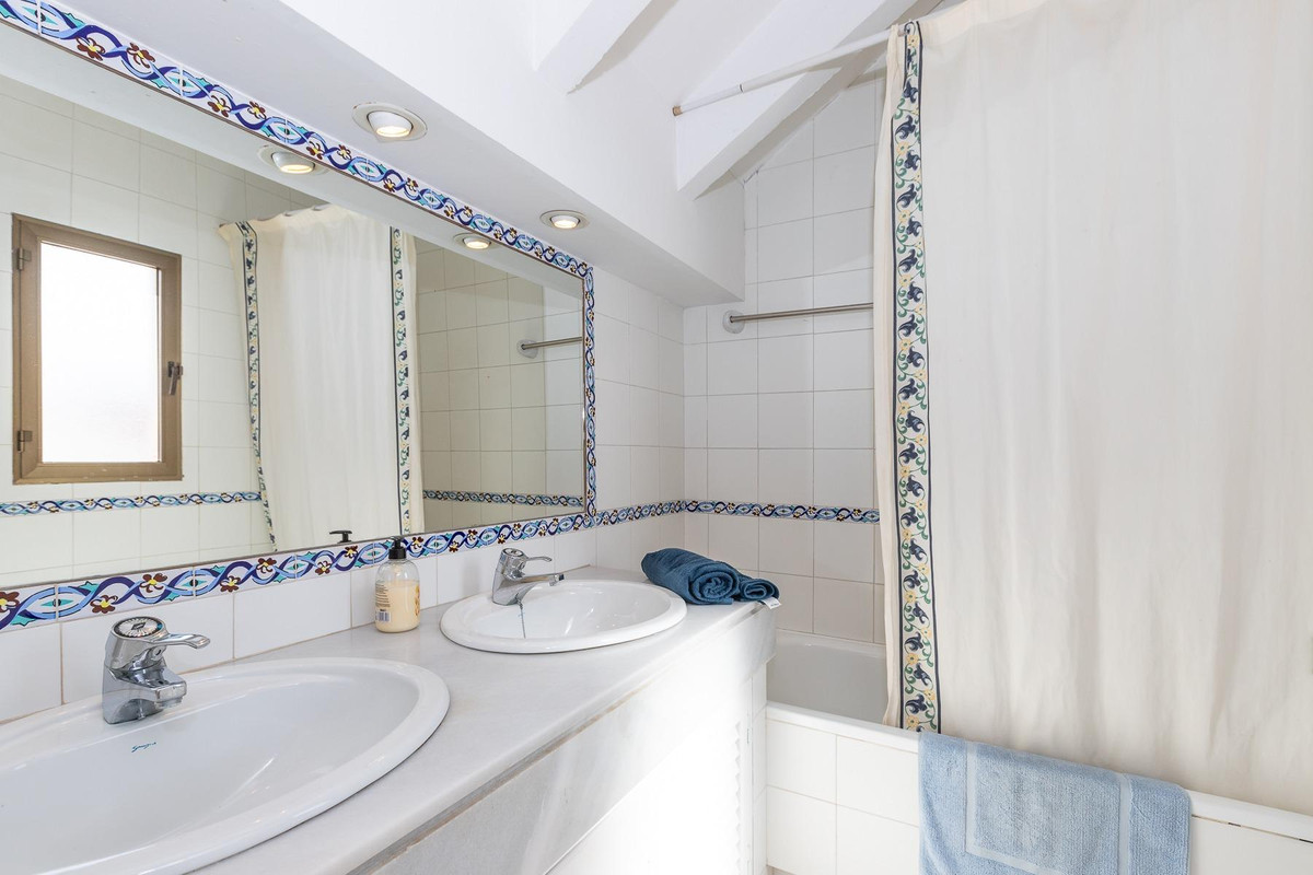 85cdc0e7b1ef6c5bc5bd786523027687 - 26