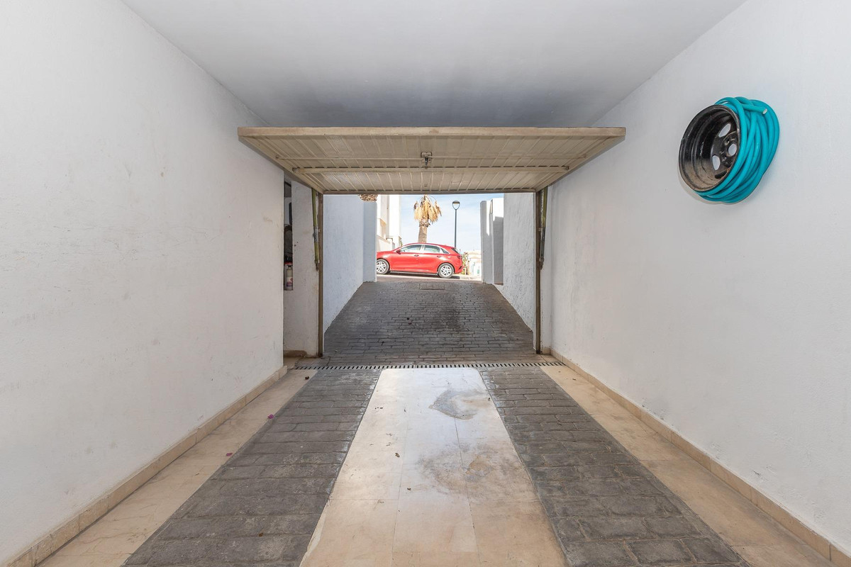 85cdc0e7b1ef6c5bc5bd786523027687 - 35