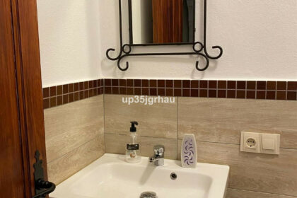 8b02c1cd095ed7190d39451eb38162cc - 24