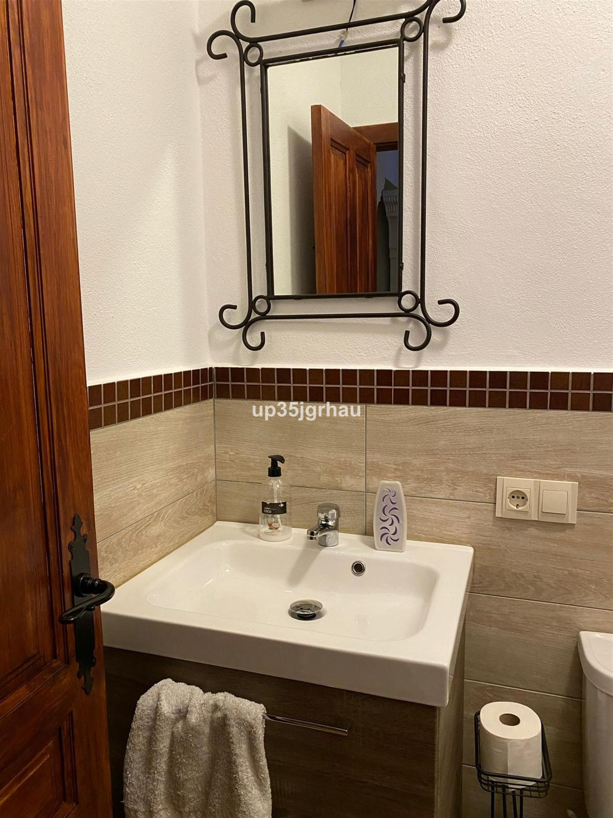 8b02c1cd095ed7190d39451eb38162cc - 24