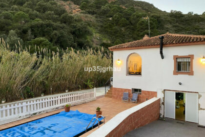 8b02c1cd095ed7190d39451eb38162cc - 35