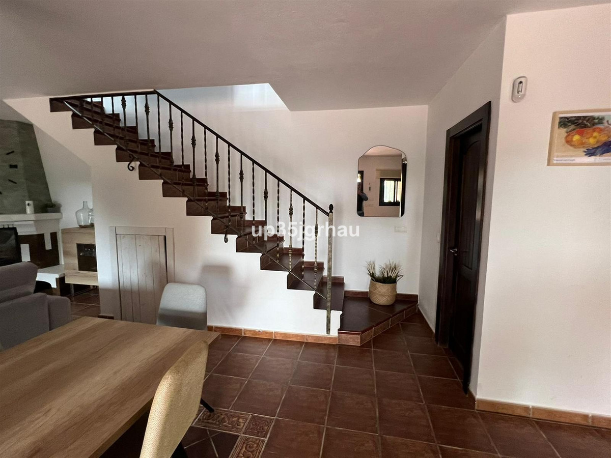 8b02c1cd095ed7190d39451eb38162cc - 7