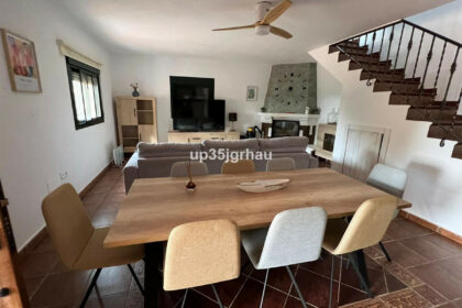 8b02c1cd095ed7190d39451eb38162cc - 8