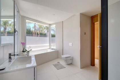 8db03ceeb30151a49e2a4f759c6383b2 - 23