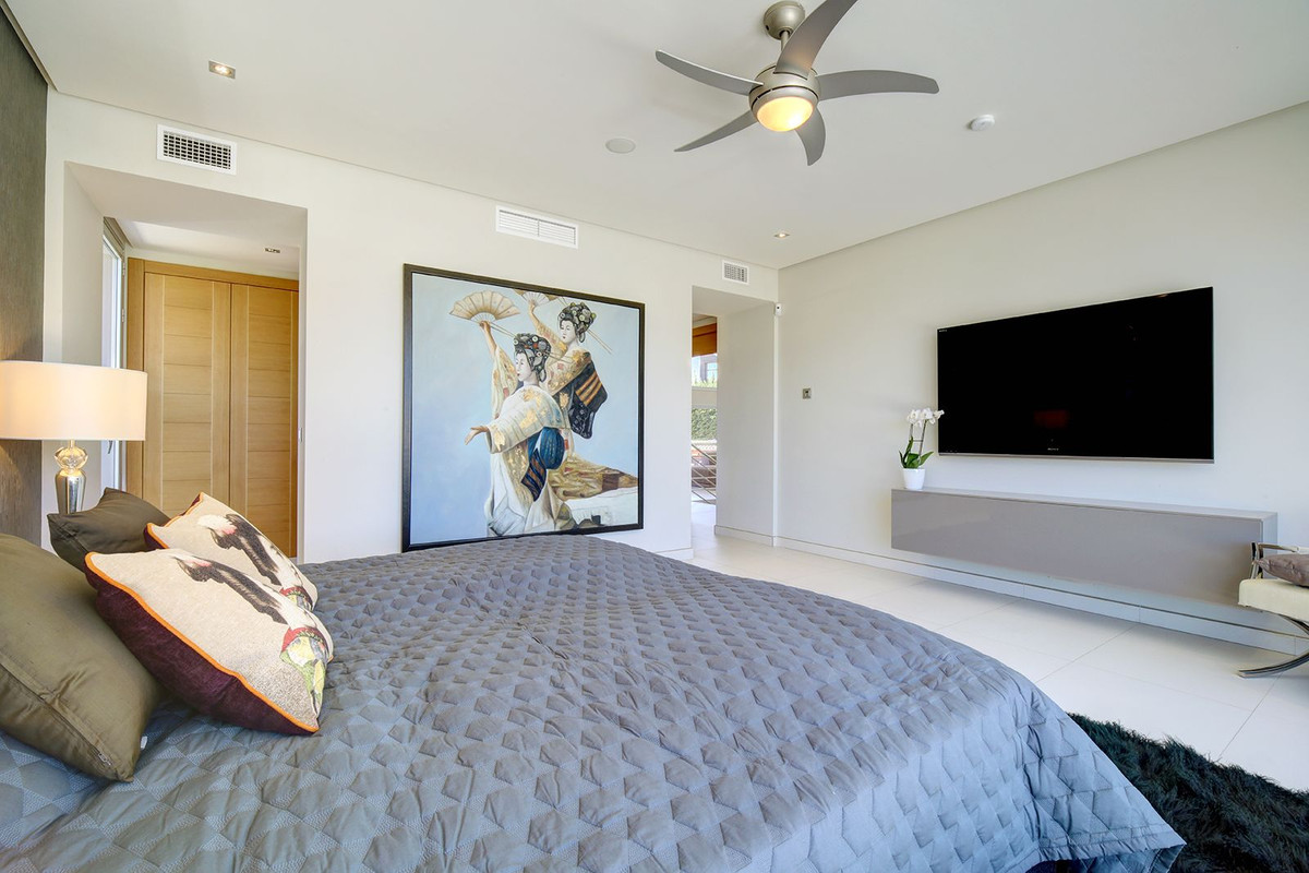 8db03ceeb30151a49e2a4f759c6383b2 - 24