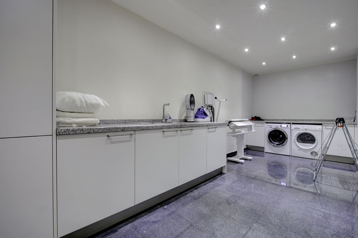 8db03ceeb30151a49e2a4f759c6383b2 - 31