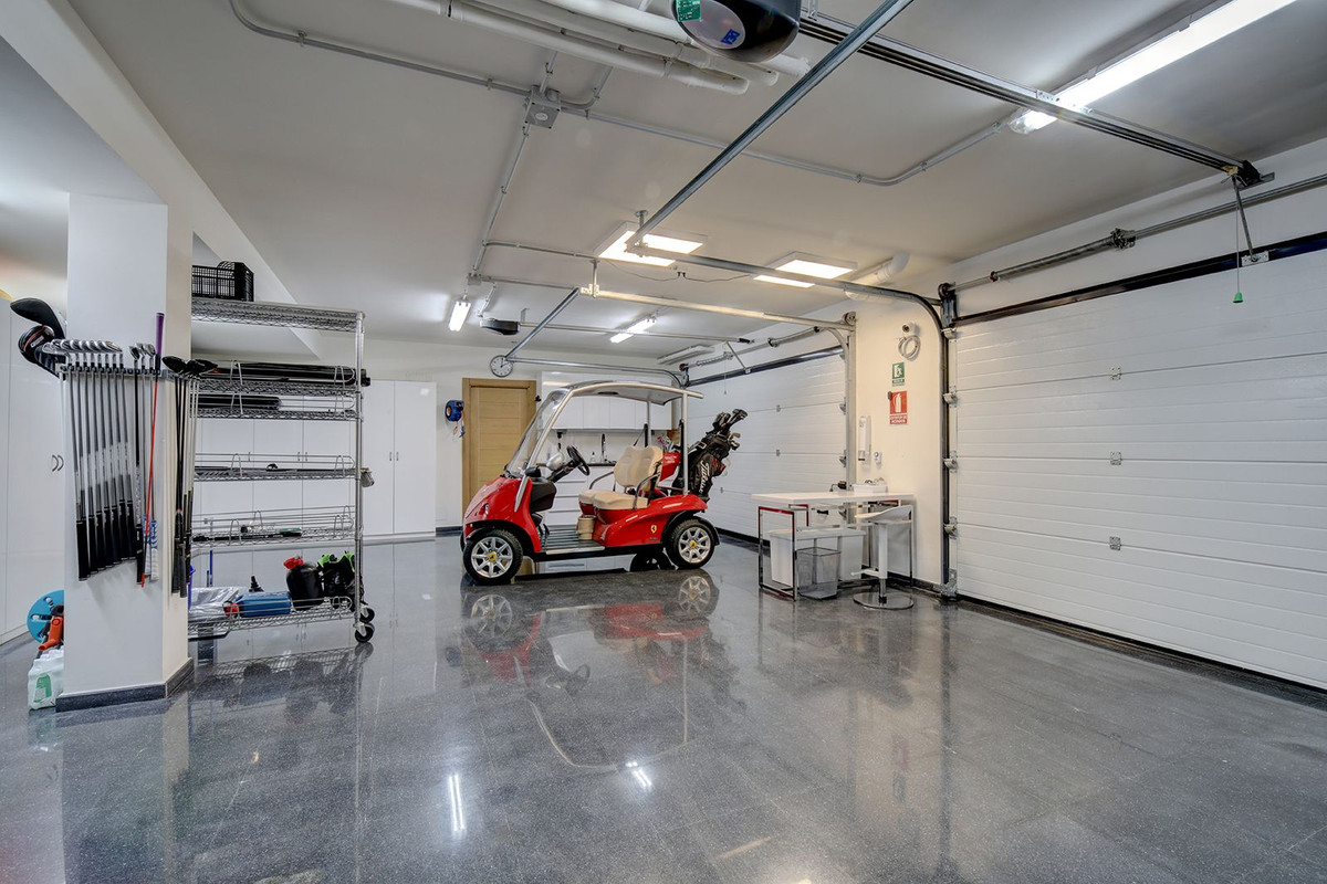 8db03ceeb30151a49e2a4f759c6383b2 - 32