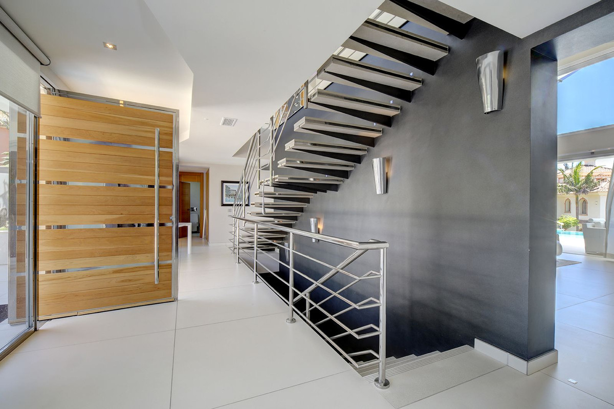 8db03ceeb30151a49e2a4f759c6383b2 - 8