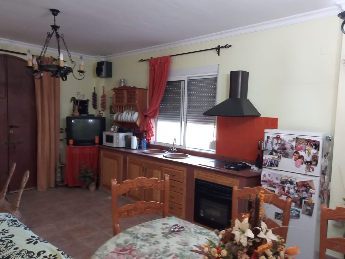 91d4d201649c0c0c9bc1126619d42ab9 - 12