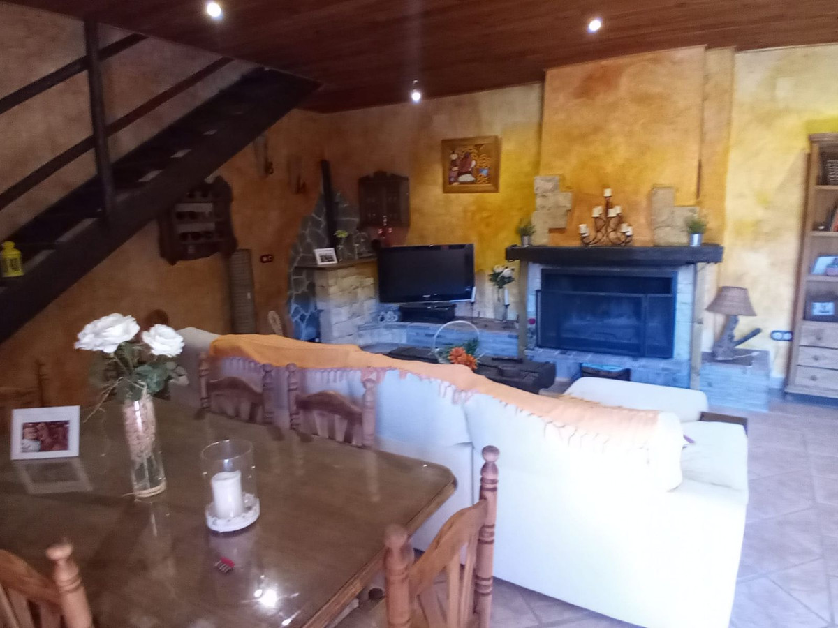 91d4d201649c0c0c9bc1126619d42ab9 - 16